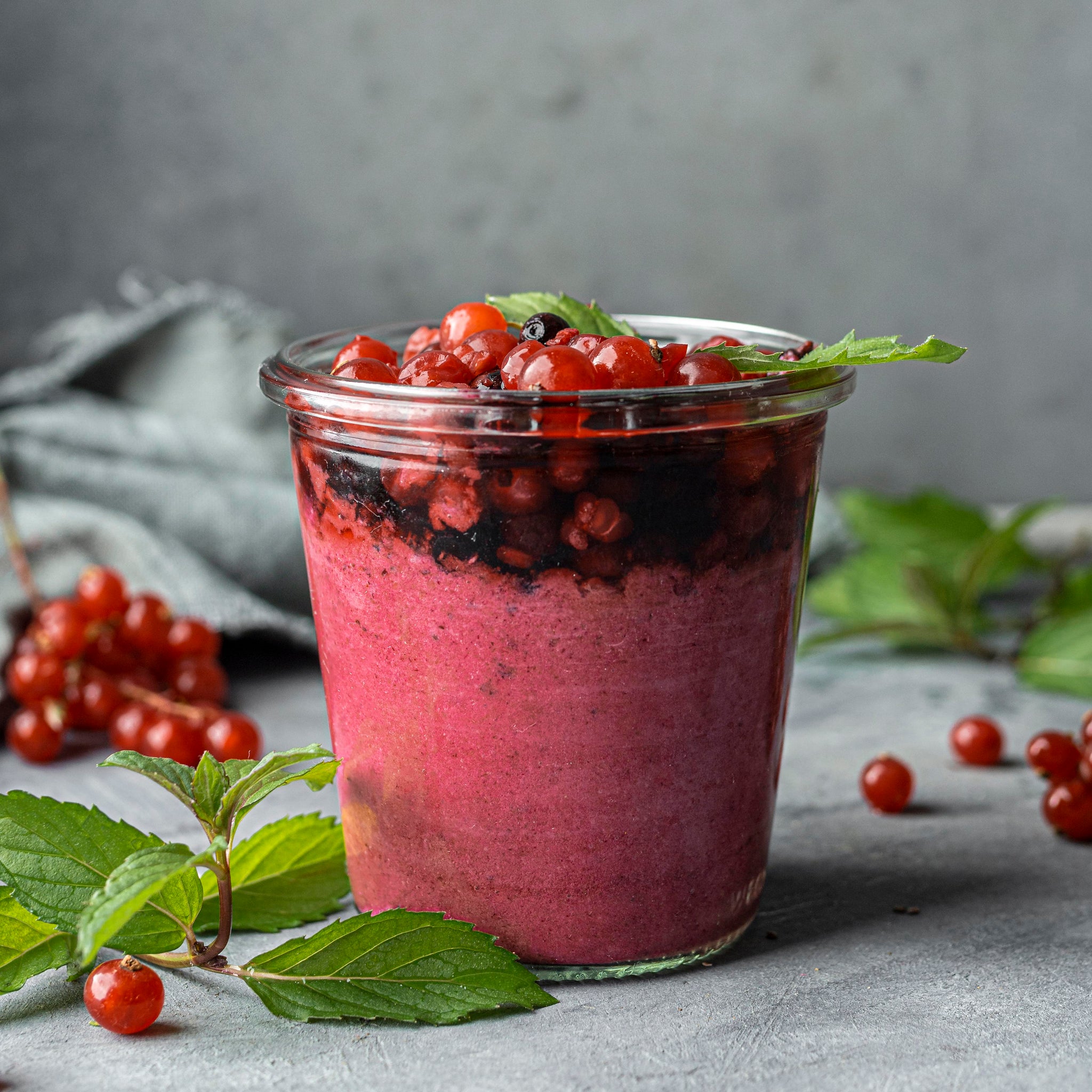 From Ordinary to Extraordinary: Whipped Berry Smoothie with LUXGAS